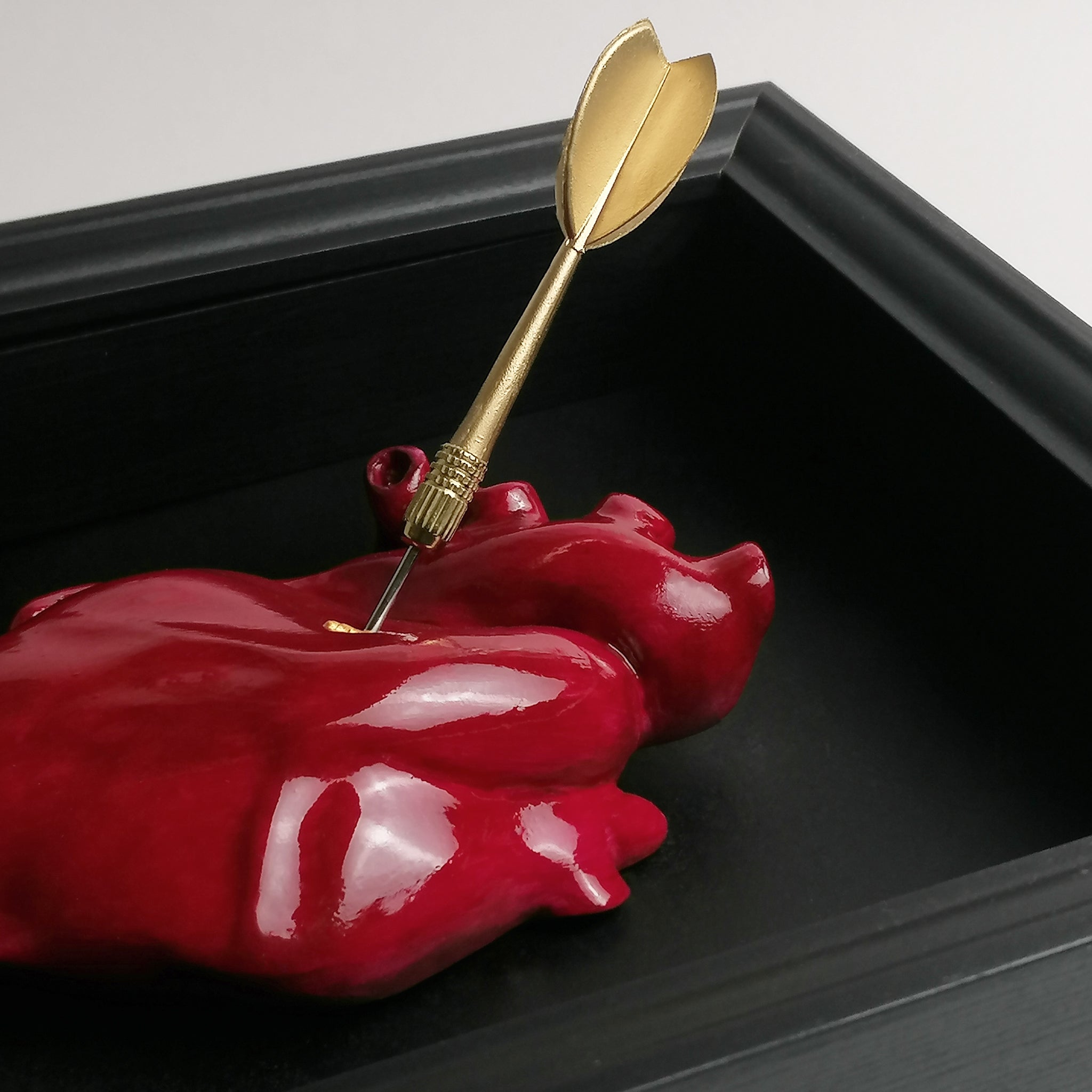 Cuore Anatomico Dart Amaranto con Cornice Nera
