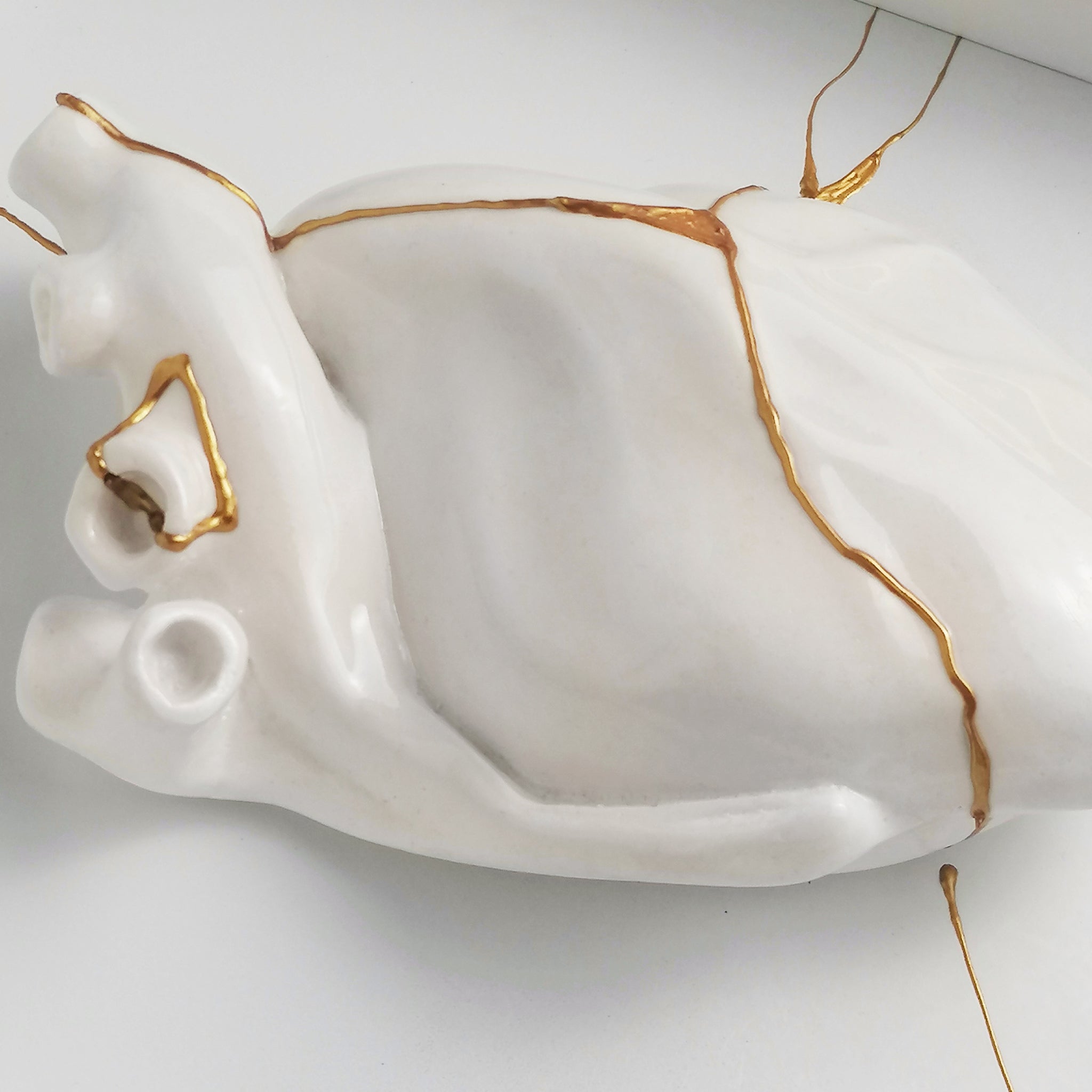 Cuore Anatomico Kintsugi Bianco Con Cornice