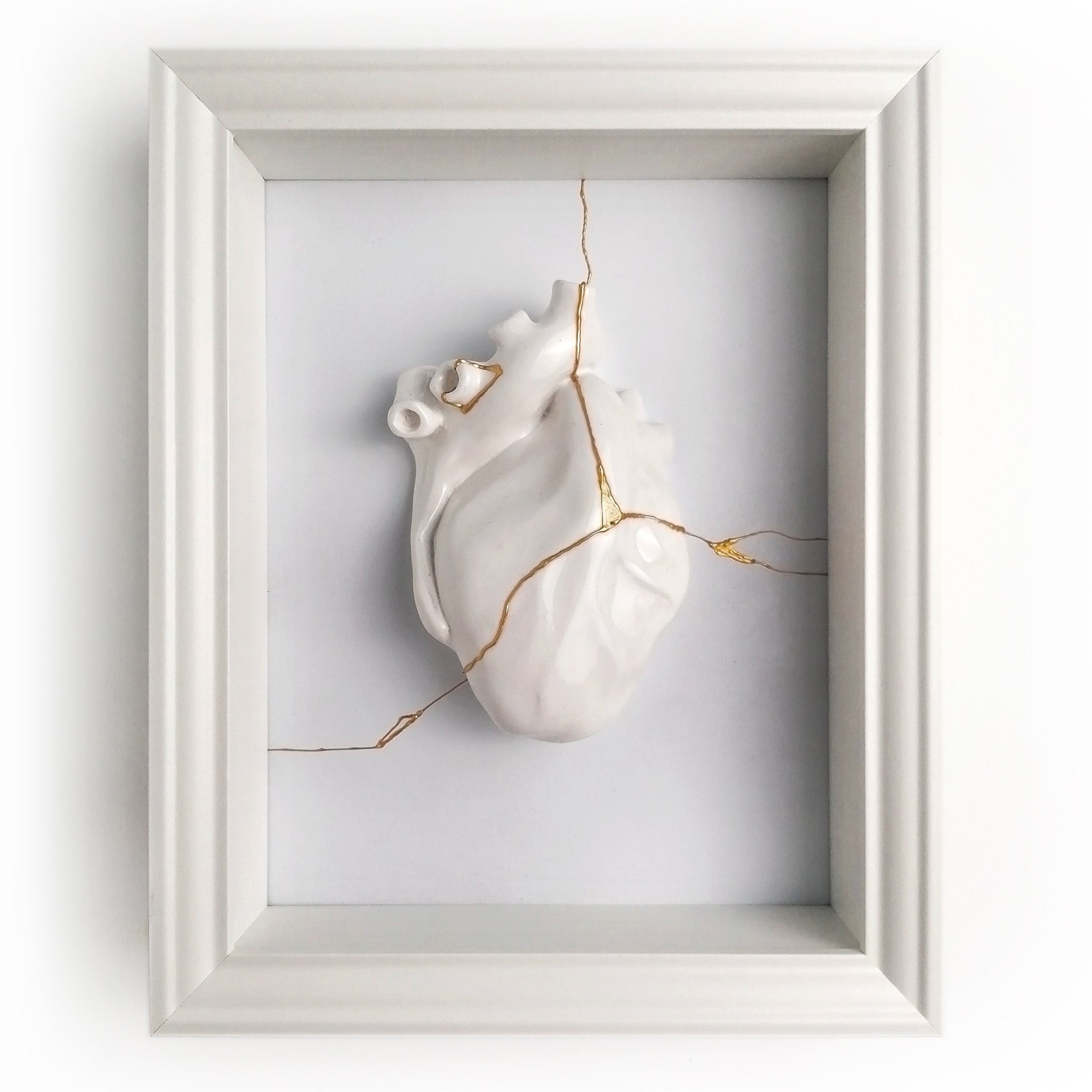 Cuore Anatomico Kintsugi Bianco Con Cornice
