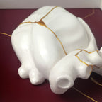 Cuore Anatomico Kintsugi Bianco Con Cornice Amaranto